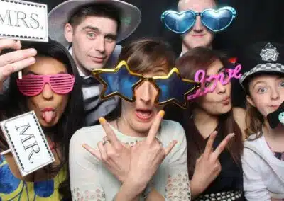Photo booth hire services - party on! In the funbooth